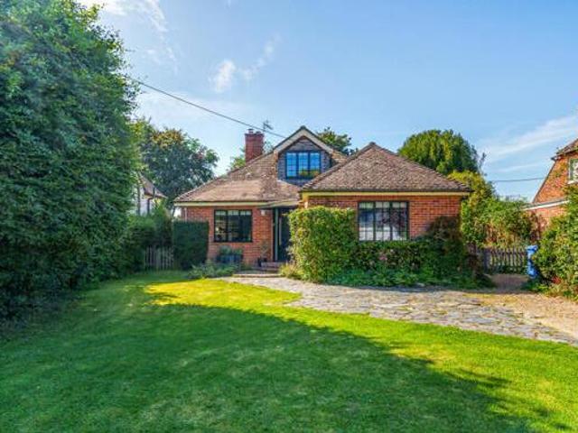 House for sale in Farnham, Waverley