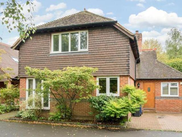 House for sale in Wrecclesham, Waverley