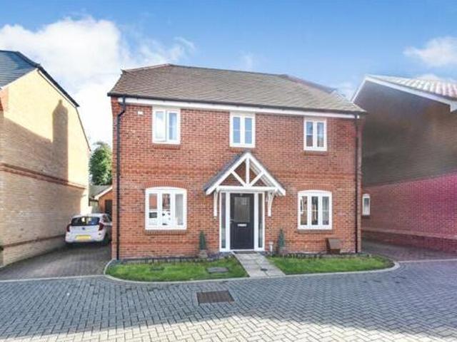 House for sale in Farnham, Waverley
