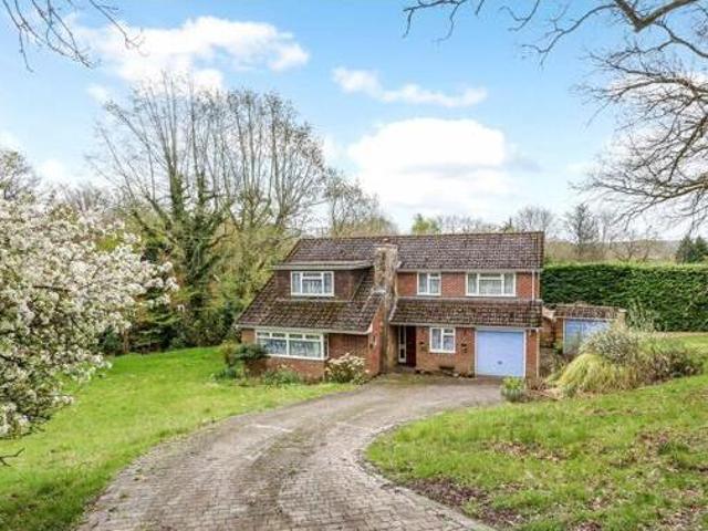 House for sale in Farnham, Waverley