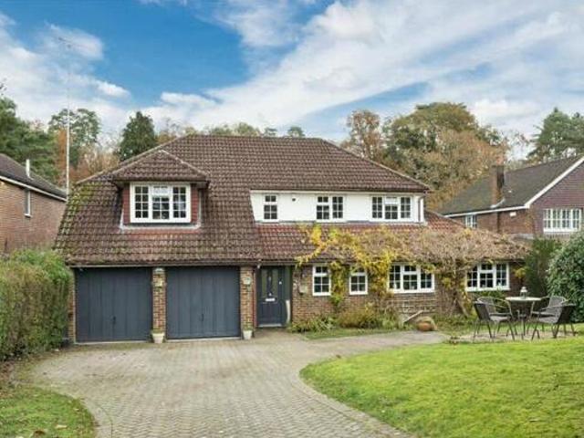 House for sale in Lower Bourne, Fole