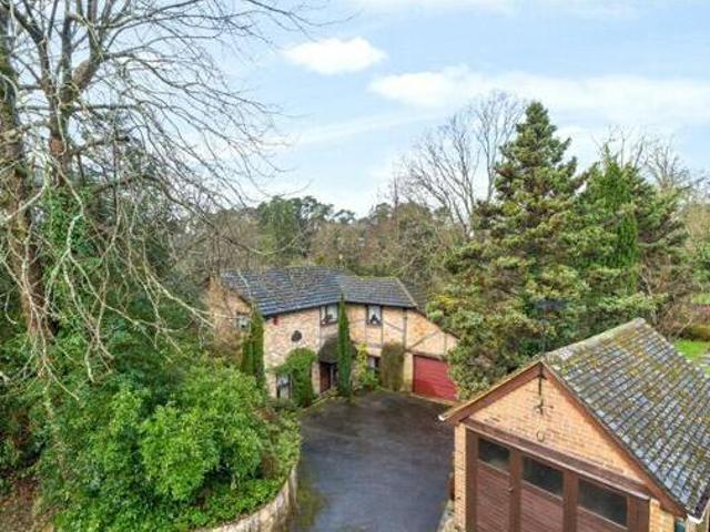 House for sale in Farnham, Waverley