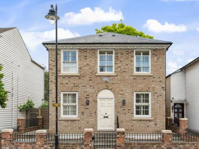 House for sale in Oad Street, Kent
