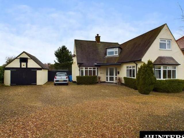 House for sale in The Pastures, Filey