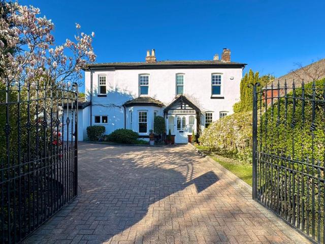 Farm for sale in Freshfield