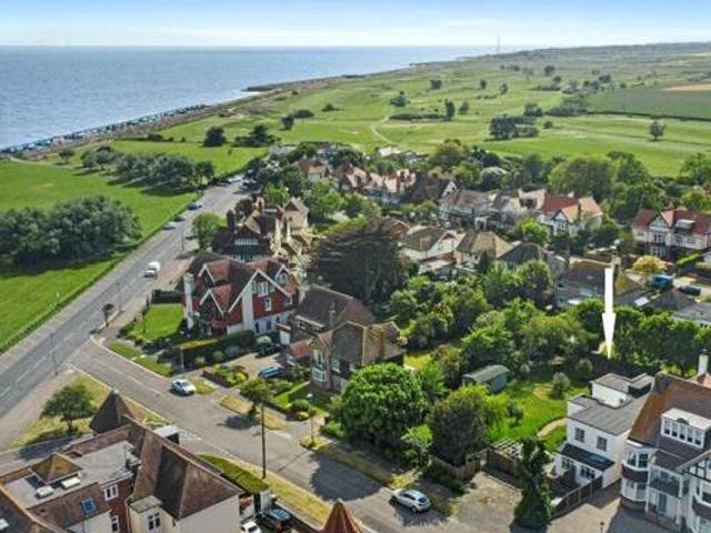House for sale in Frinton and Walton, Dale Hill