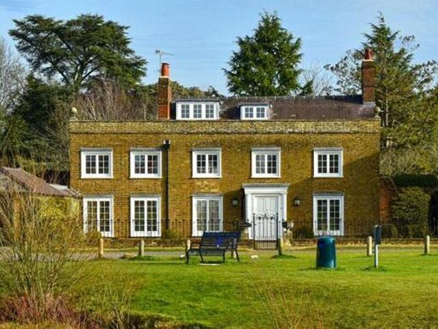 House for sale in Gerrards Cross, Denham