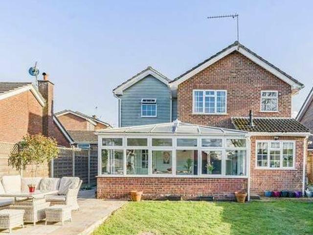 House for rent in Surrey