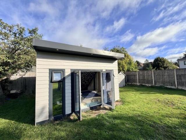 Farm for sale in Glen Parva, Blaby