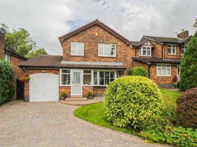 House for sale in Charlesworth, East Midlands