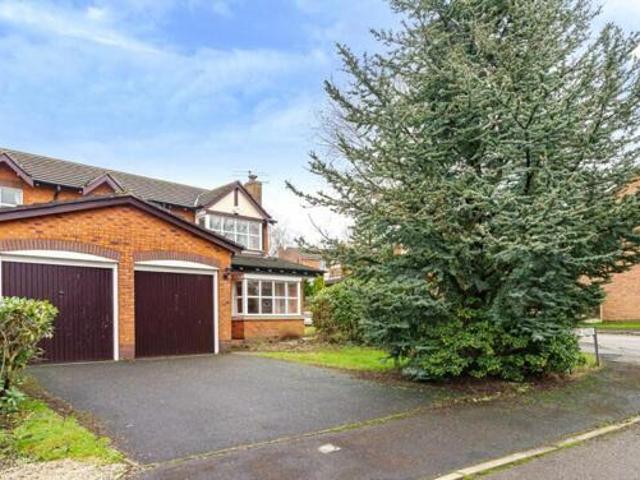 House for sale in Charlesworth, East Midlands