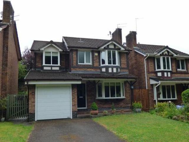 House for sale in Shirebrook Park, Charlesworth