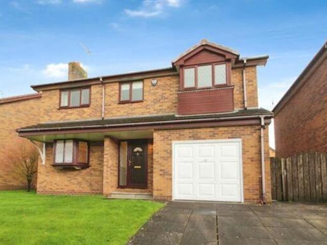 House for sale in Charlesworth, East Midlands
