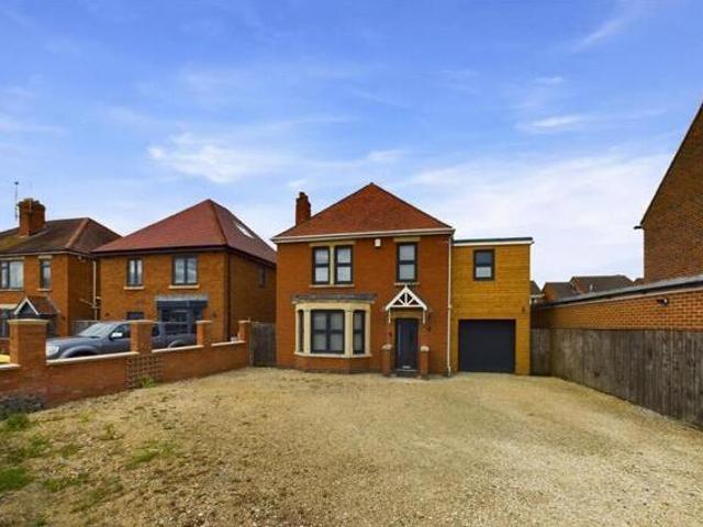 House for sale in Chequers, Gloucester