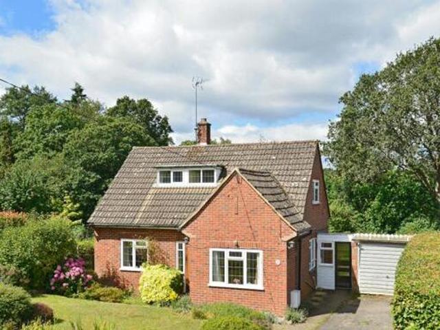 House for sale in Fole, Surrey