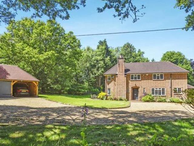 House for sale in Fole, Surrey