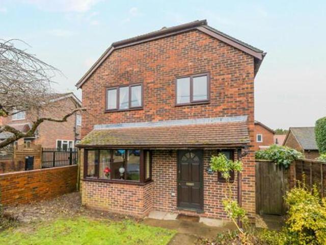 House for sale in Fole, Surrey