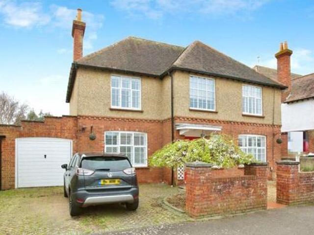 House for sale in Middlecroft, Hampshire