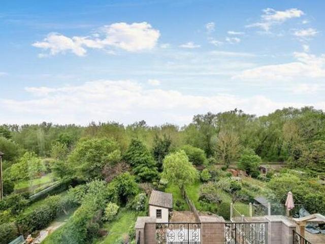 House for sale in Chelmondiston, Suffolk