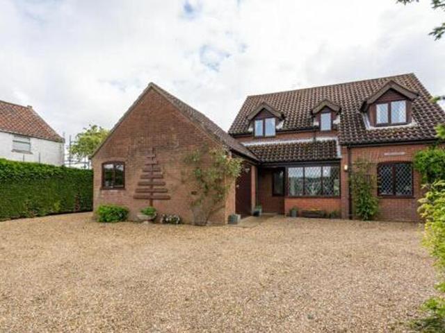 House for sale in Clippesby, Stokesby