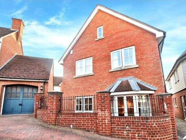 House for sale in Swanscombe and Greenhithe, Monks Orchard