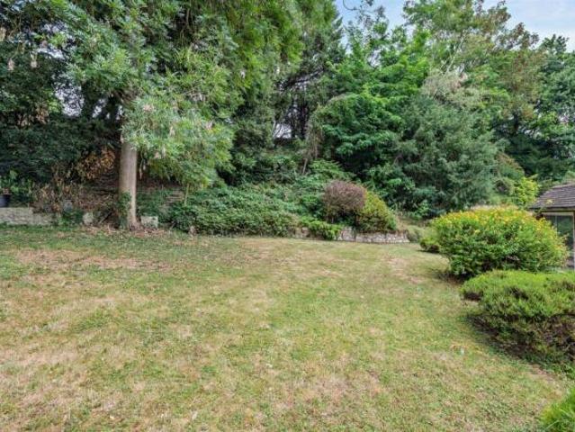 Farm for sale in Allington, Midway