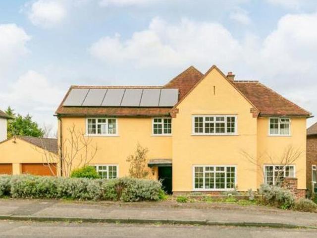House for sale in Onslow Village, Guildford