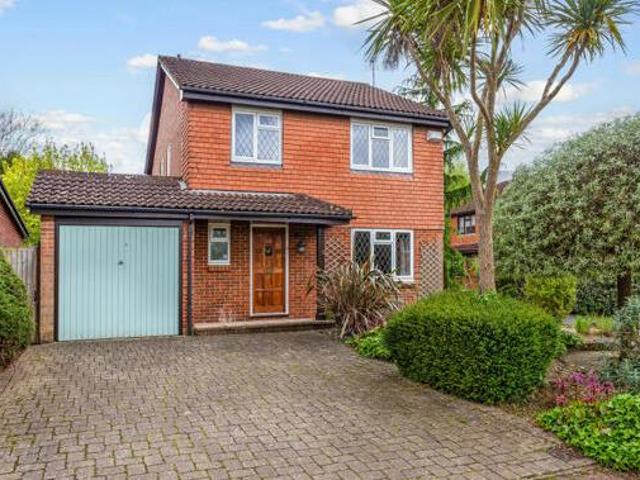 House for sale in Abbotswood, Guildford
