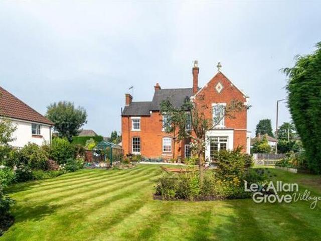 House for sale in Stourbridge, West Midlands