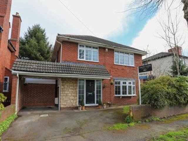 House for sale in Halesowen, West Midlands