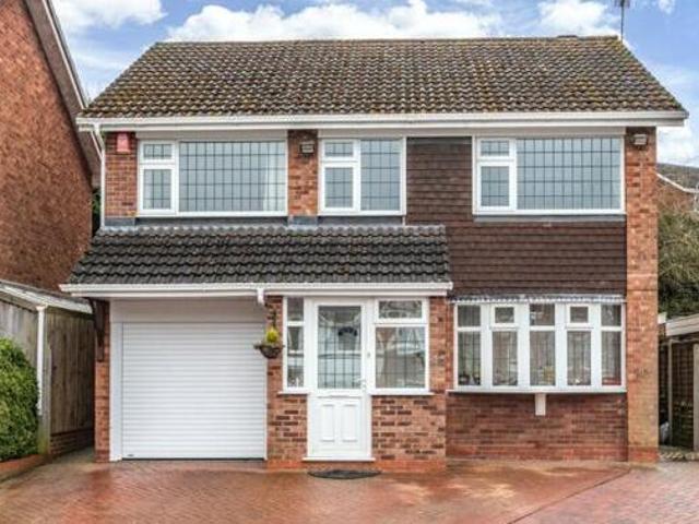 House for sale in Halesowen, West Midlands