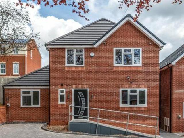 House for sale in Halesowen, West Midlands
