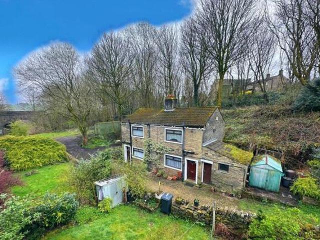 House for sale in Halifax, West Yorkshire