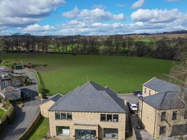 House for sale in Halifax, West Yorkshire