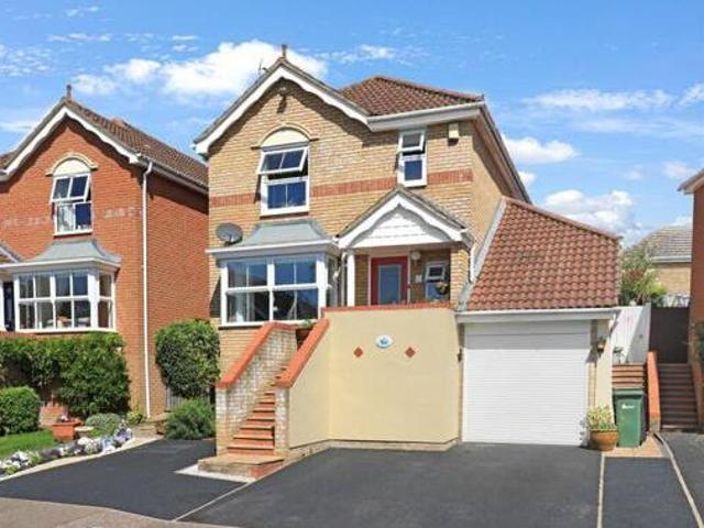 House for sale in Chipping Hill, Essex