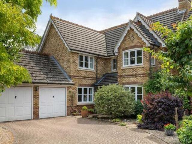 House for sale in Kingston Upon Thames, Greater London