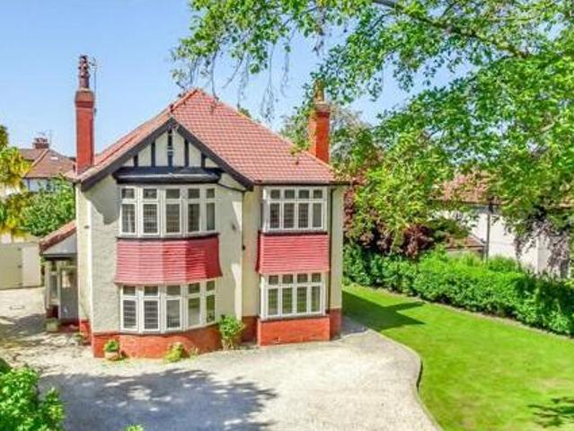 House for sale in Hookstone, Harrogate