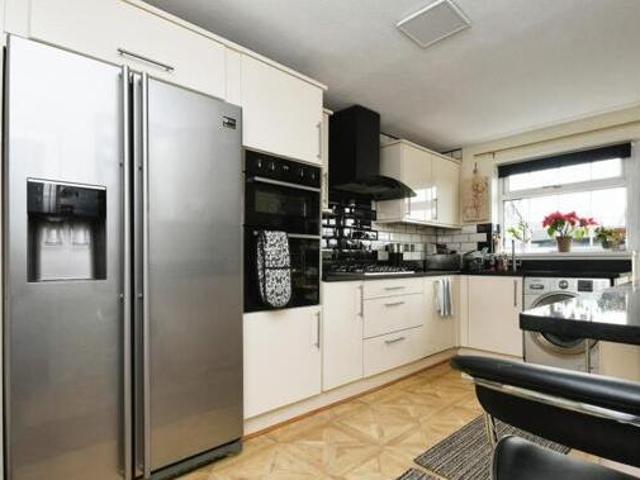 House for sale in Loundsley Green, East Midlands