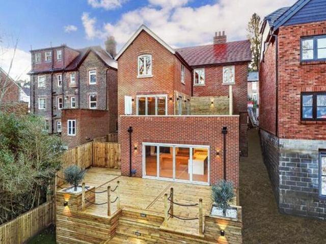 House for sale in Fole, Surrey