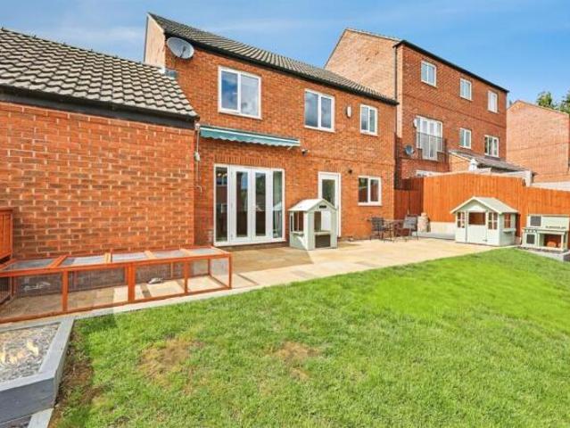 Property for sale in Northampton, Northamptonshire