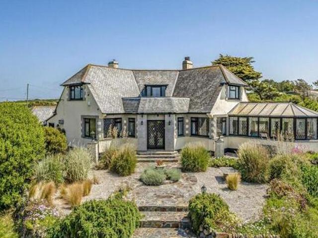 House for sale in Helston, Cornwall
