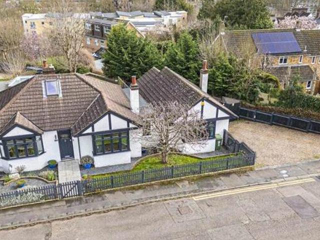 House for sale in Hammerfield, Pouchen End