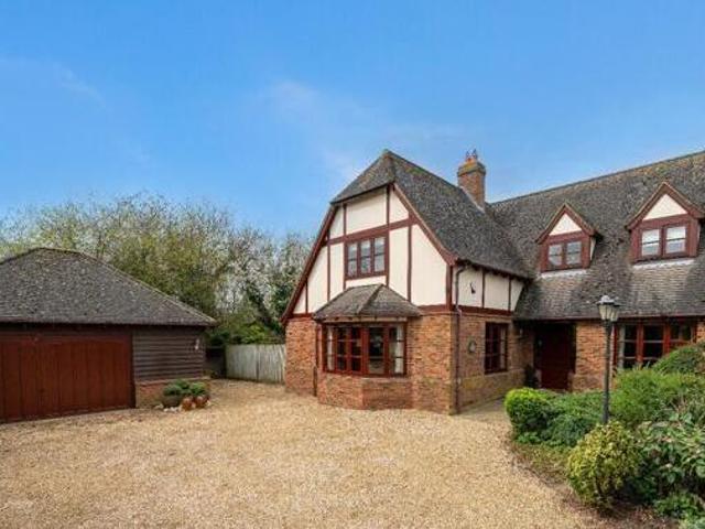 House for sale in Henlow, Bedfordshire