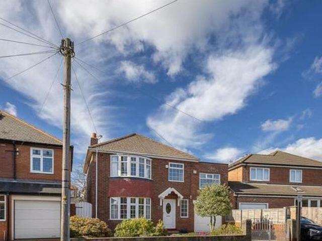 House for sale in Newcastle-under-Lyme, Staffordshire