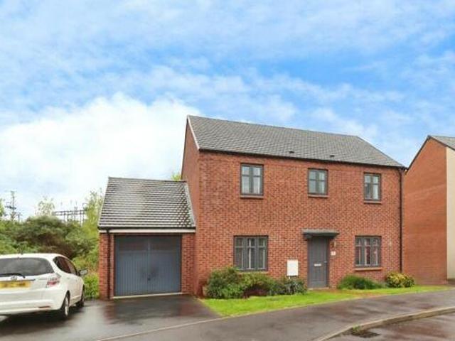 House for sale in Houlton, New Bilton