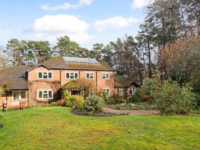 House for sale in Fole, Surrey