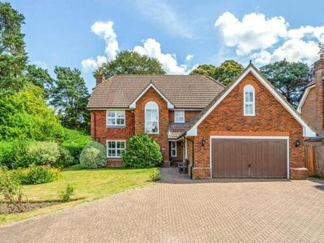 House for sale in Fole, Surrey