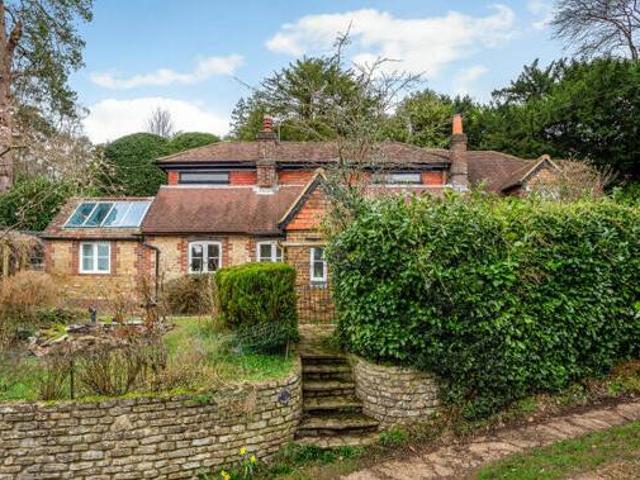 House for sale in Fole, Surrey