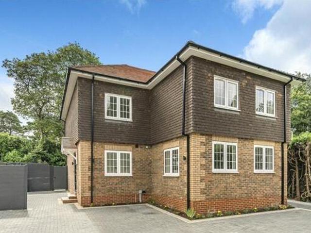 House for sale in Fole, Surrey
