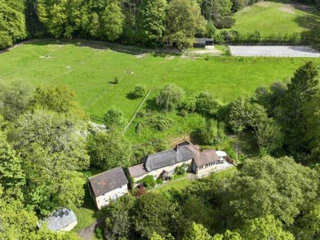 House for sale in Fole, Surrey